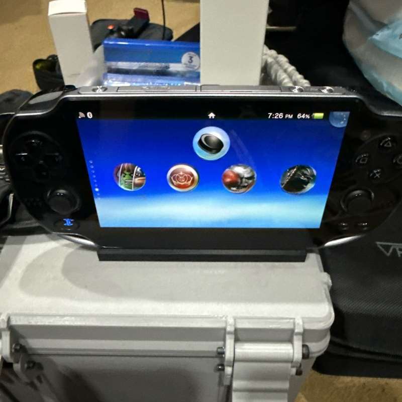 حامل وحدة تحكم الألعاب المحمول - مراجعة Gaming Console Stand وسعره